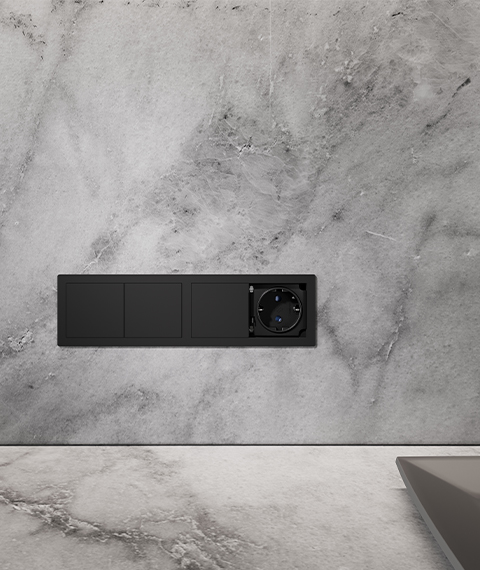 VersaHit recessed IP54-certified multi-socket for kitchens